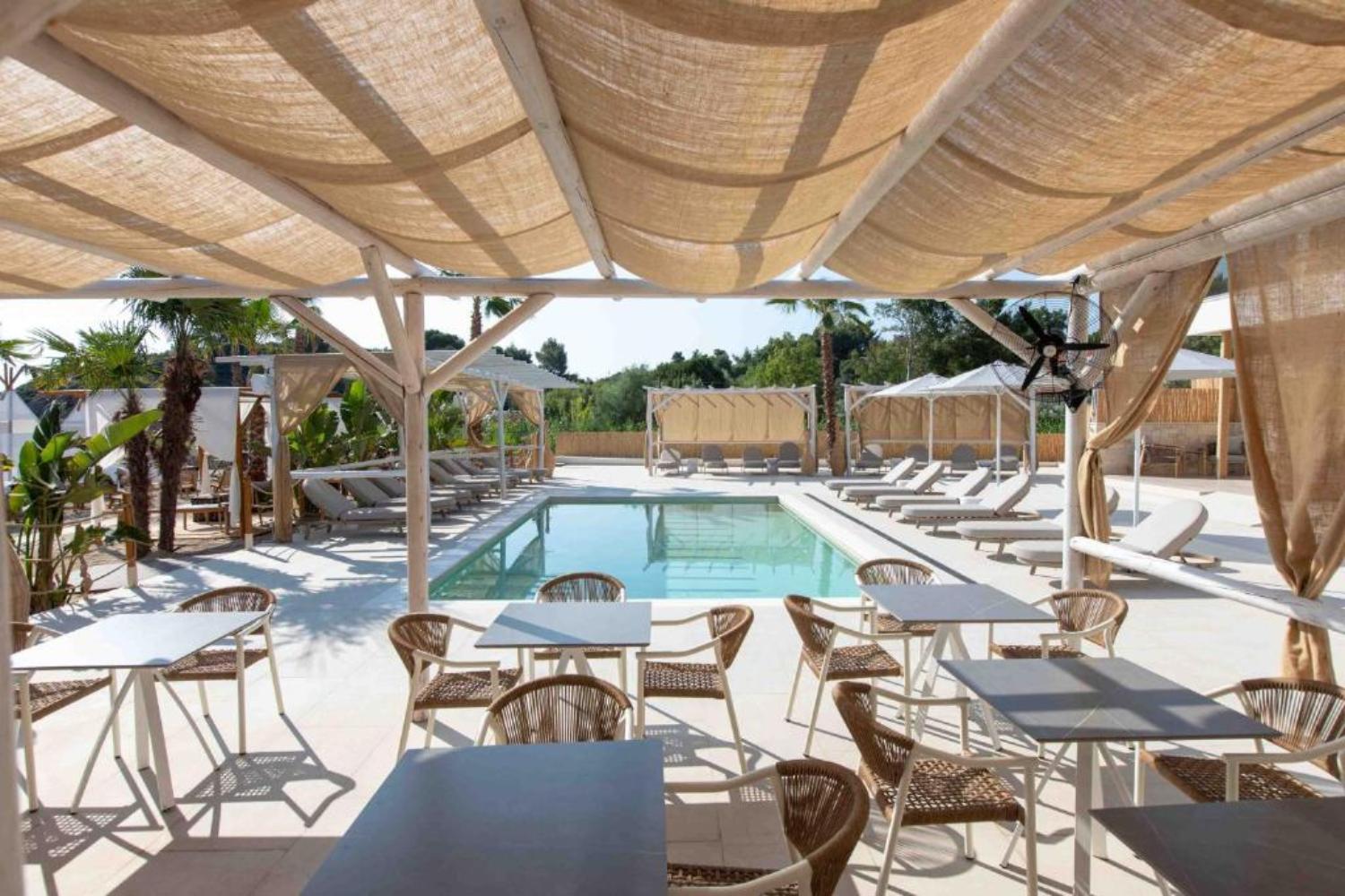 Tiara Holidays - Linari Sea & Suites - pool bar